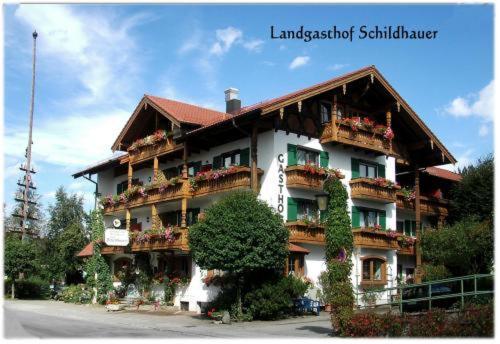 Hotel Landgasthof Zum Schildhauer Halfing Esterno foto