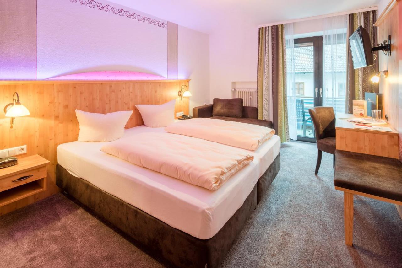 Hotel Landgasthof Zum Schildhauer Halfing Esterno foto